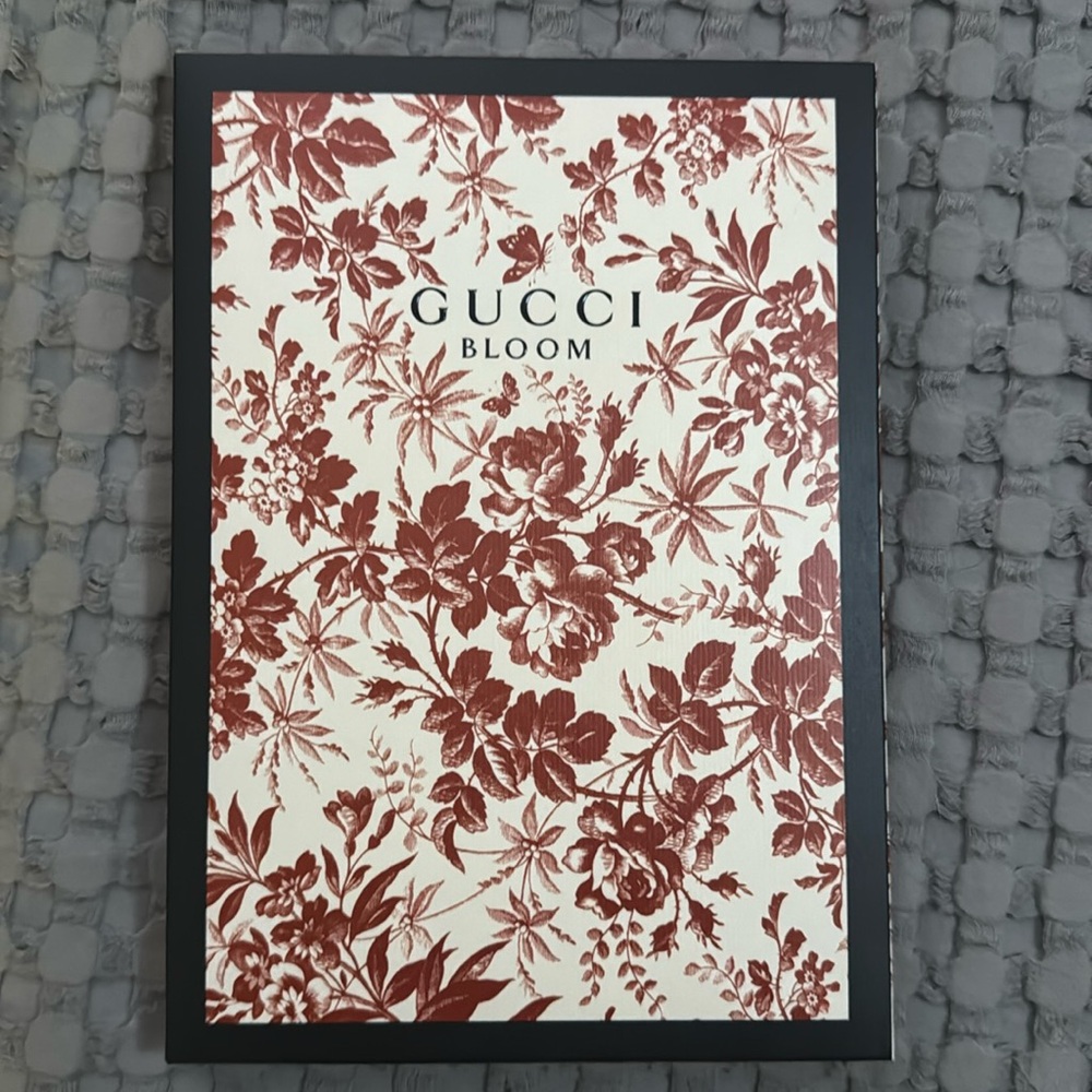 Gucci Bloom Beauty - Pink Satin Zipper Bag / Makeup Bag